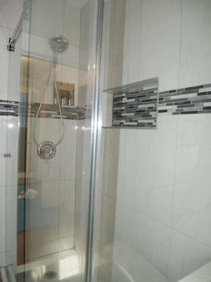 Arrivals & Departures Bed and Breakfast Ελίζαμπεθ Εξωτερικό φωτογραφία